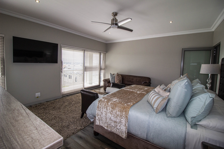 6 Bedroom Property for Sale in Kleinbaai Western Cape